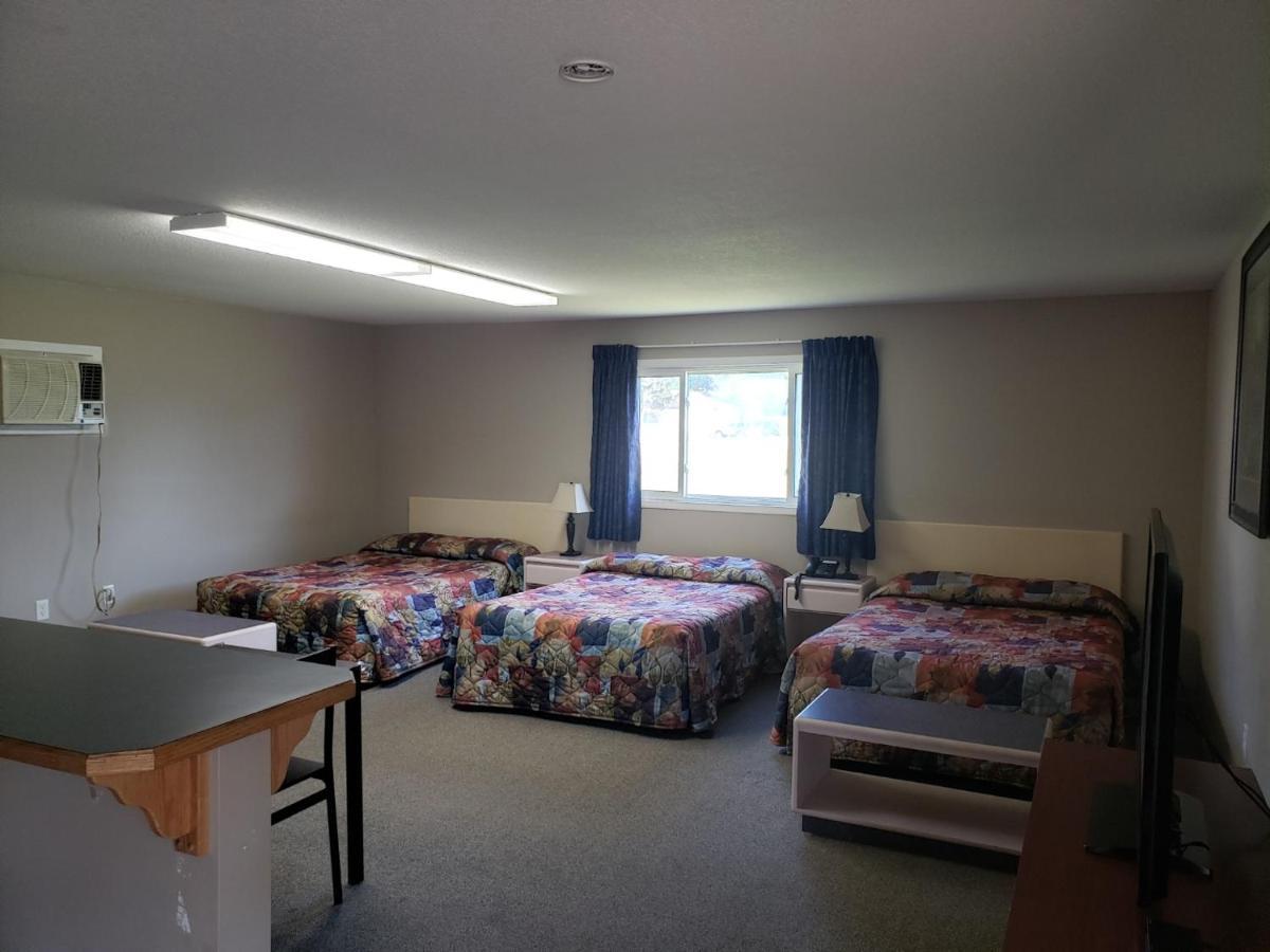 Lamplighter Inn Three Hills Экстерьер фото